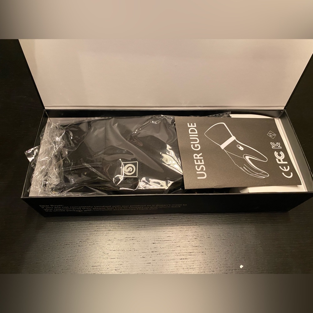 New In Box SunWill Electric Heated Gloves size Small/Medium